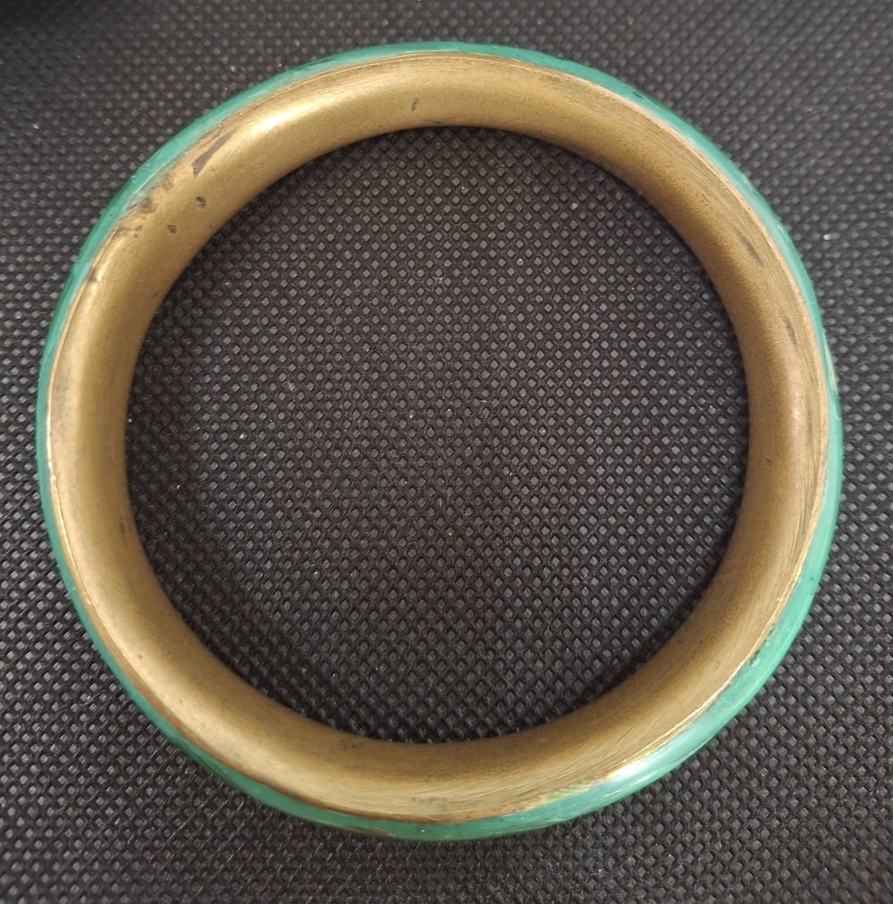 VINTAGE natural malachite inlaid handmade bangle With Brass Interior - Picture 3 of 10